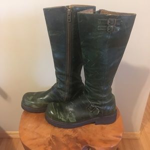 Green leather Fluevog Bond girls - sz 9 (10.5/11 ladies)